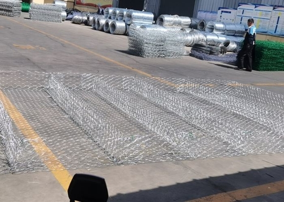 2.2 มม.  Gabion Mattress Wire Channel Welded Mesh Gabions สำหรับการควบคุมน้ำท่วม