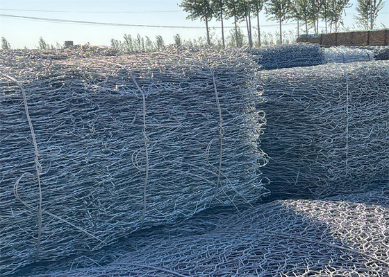 50mm X 50mm Gabion สาย Mesh การควบคุมและนําของน้ําหรือน้ําท่วม