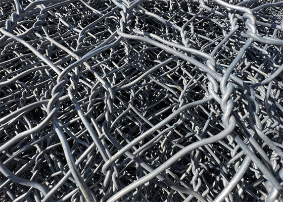 หนักงาน Hexagonal โลหะไฟฟ้ากาวีออนผนัง การต่อต้านการกัดกร่อน Zinc ผิว 240g / m2