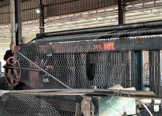 การควบคุมน้ําท่วม 3.2mm Gabion Mesh Cage สําหรับถุงก้อนหินกล่องก้อนหิน River เติมถุงก้อนหิน