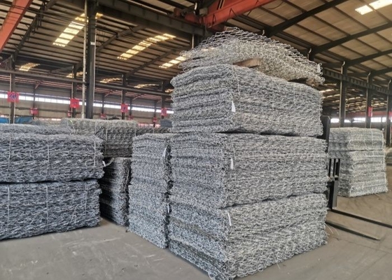 หนักงาน Hexagonal โลหะไฟฟ้ากาวีออนผนัง การต่อต้านการกัดกร่อน Zinc ผิว 240g / m2