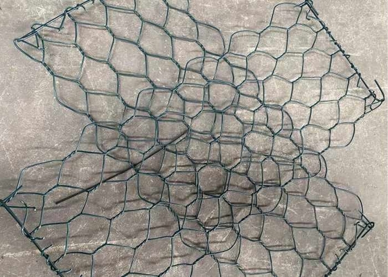 ติดตั้งง่าย 60x80mm 2.4mm PVC เคลือบลวดตาข่ายสีเขียวเข้มสำหรับวิศวกรรมโยธา