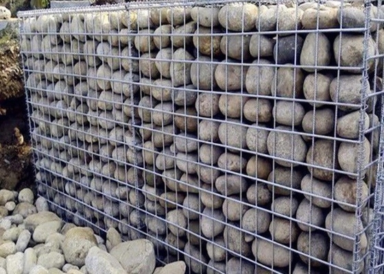 กระเช้า Gabion แบบเชื่อมที่ทนทาน 2.0 มม. อายุการใช้งานยาวนานในพื้นที่ตกแต่ง