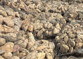 การควบคุมน้ําท่วม 4.0mm Gabion Mesh Cage สําหรับกล่องก๊าบิออน Stone Sack กล่องก๊าบิออน River เติมถุงก๊าบิออน PVC ท่อก๊าบิออน